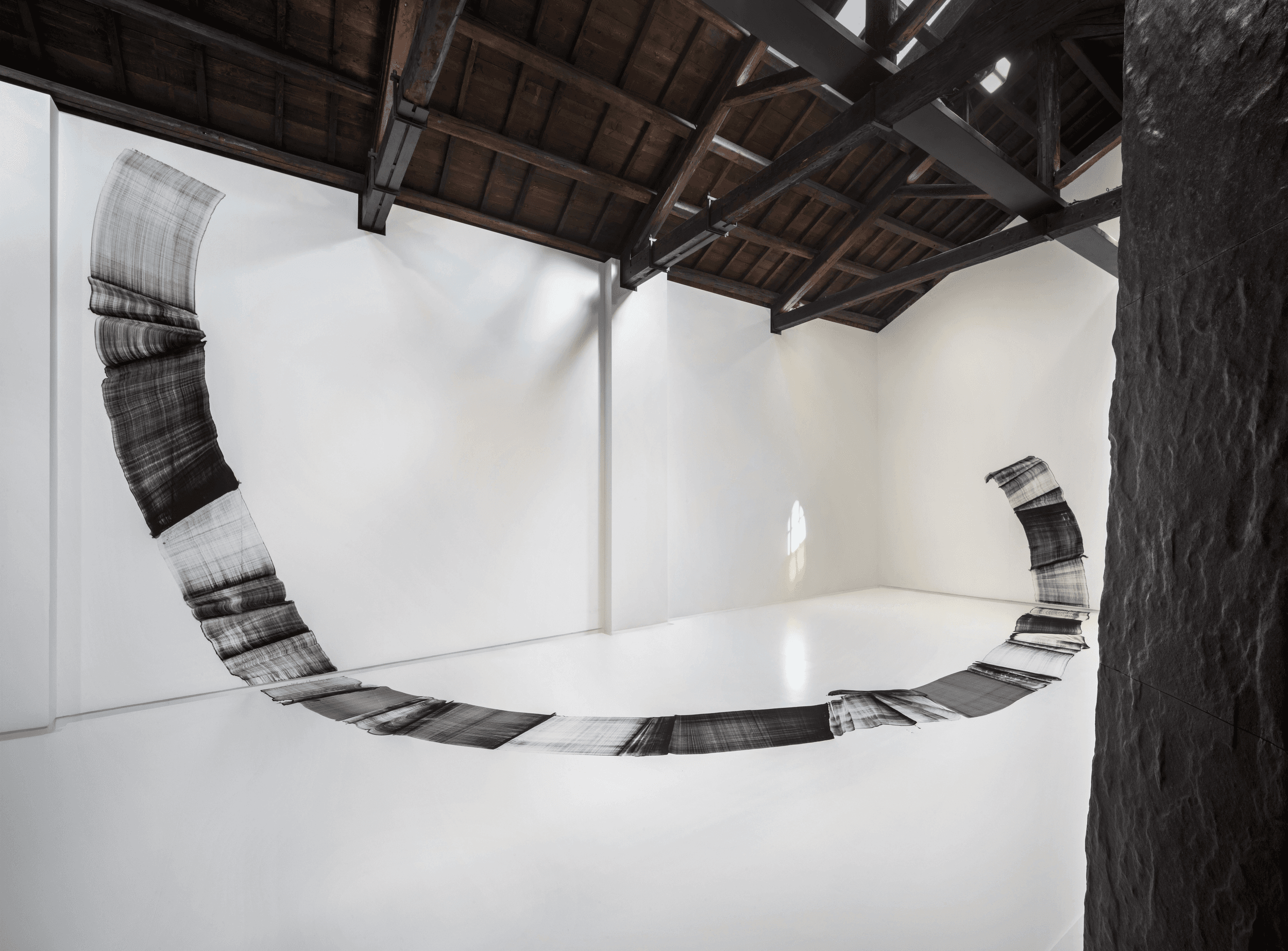 From Lee Ufan to Lee Bae: Forging the Contemporary Soul of Dansaekhwa from the Ashes of Time